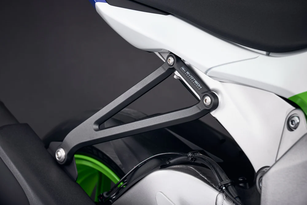 Evotech Exhaust Hanger & Pillion Footpeg Removal Kit - Kawasaki Ninja ZX-6R (2024+) - Image 4