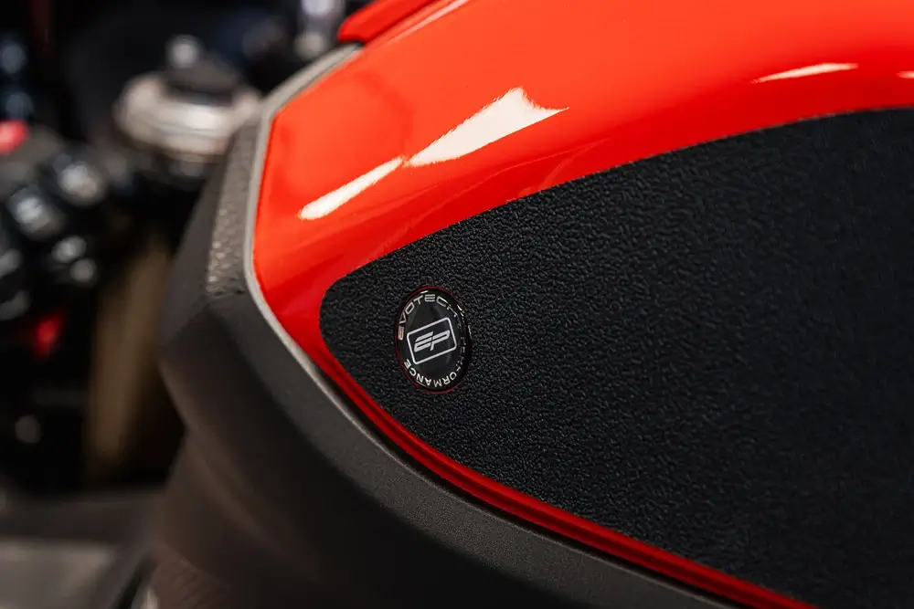 Evotech Performance Tank Grip - BMW S 1000 RR (2019-22) - Image 4